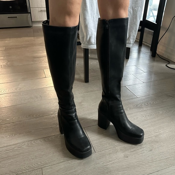 LA MODA Slick Nicks Knee High Platform Boots - Picture 3 of 4